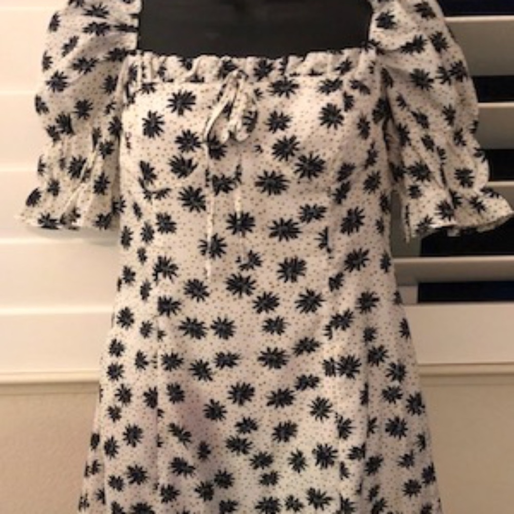 BLACK & WHITE MINI DRESS
